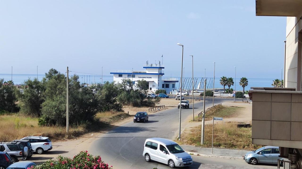 Appartamento Roma Casa Vacanza Sea House Rome 50 Metri Dal Mare Lido di Ostia Exterior foto